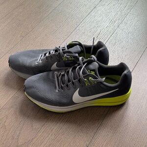 Nike Men's Air Zoom Structure 21 Running Shoe Cool Grey/White-Anthracite-Volt